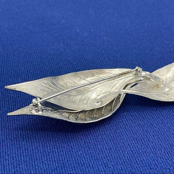 Vintage Triple Leaf Silver Tone Brooch Pin - Picture 11 of 16